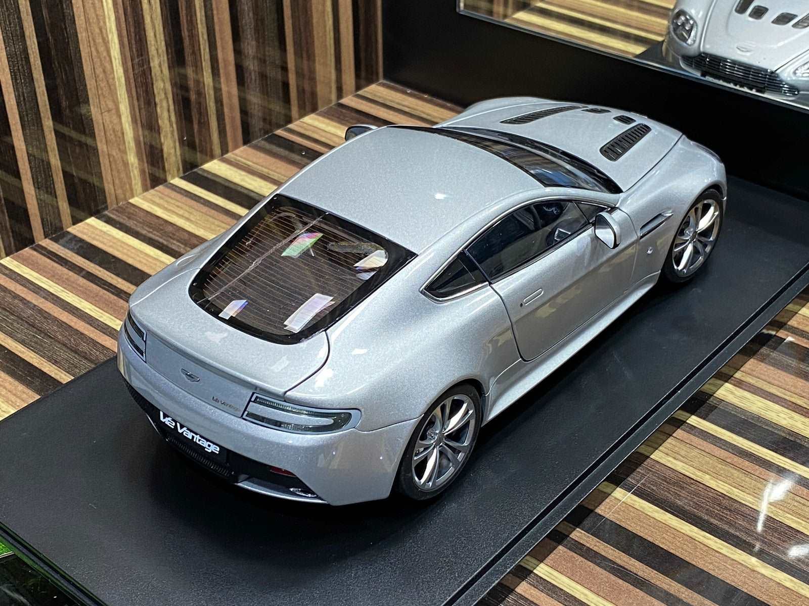 1/18 Diecast Aston Martin V12 Vantage Silver AUTOart Scale Model