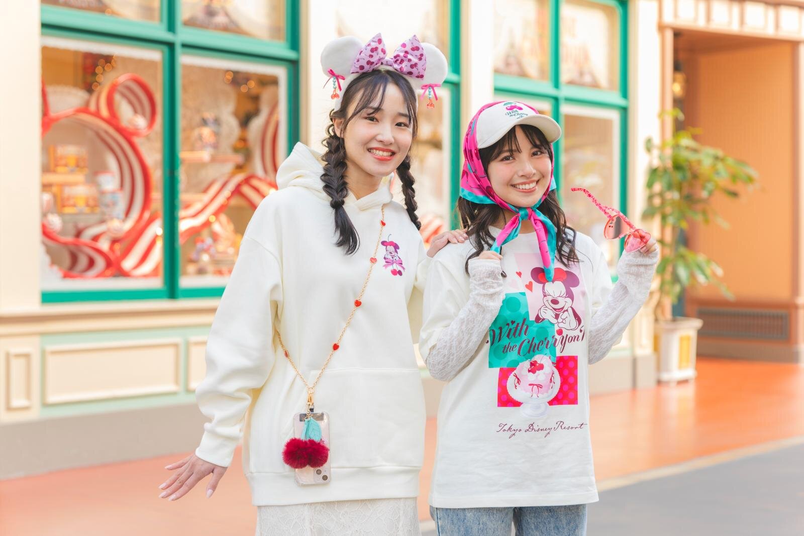 ミニーマウスのさくらんぼグッズ、チェリーリボンのカチューシャや