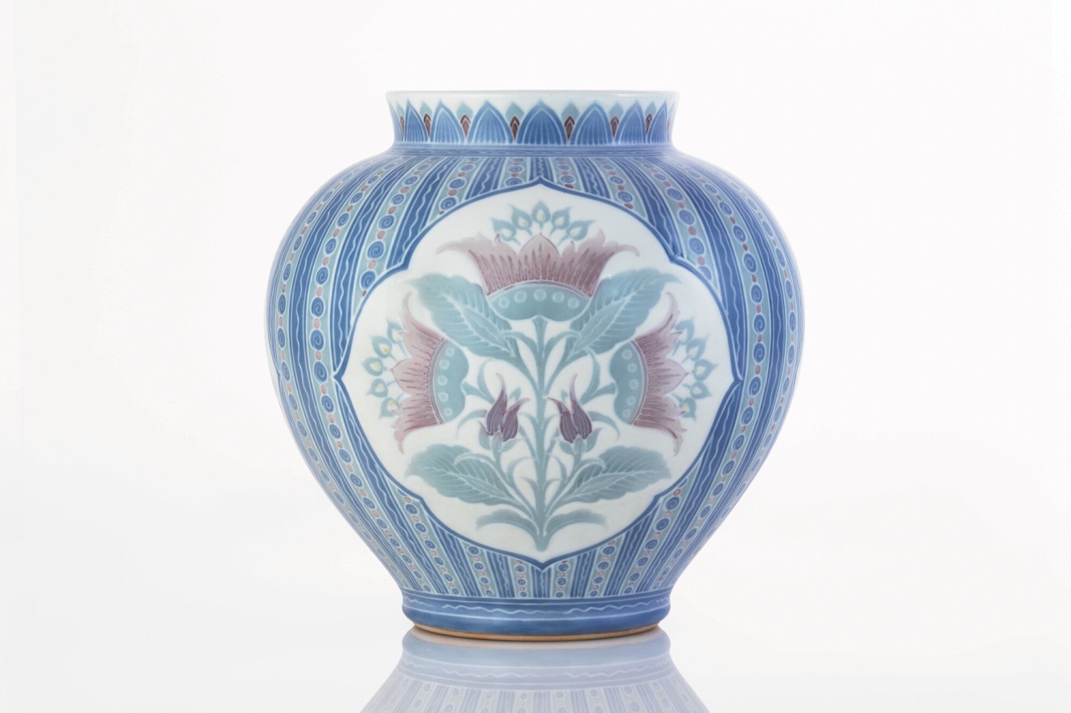 近代陶芸の巨匠”板谷波山の展覧会が泉屋博古館東京で - 葆光彩磁など