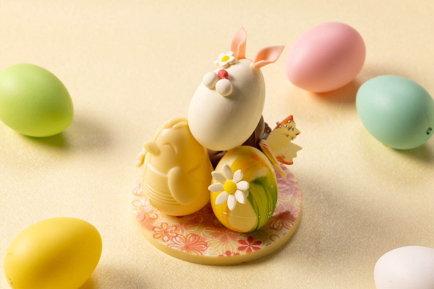 グランド ハイアット 東京“うさ耳”つけたイースターエッグチョコレート