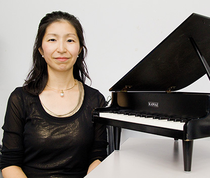 グランドピアノ(木目) 1112｜製品情報｜河合楽器製作所 製品サービスサイト