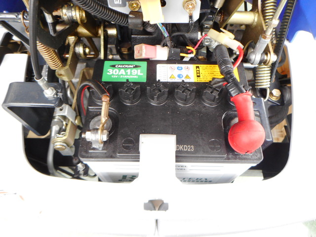 ヰセキ 乗用田植機 PQZ4-DULF 4条植 ロータリー植付 8.8ps 施肥付き