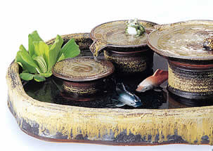 信楽焼き(陶器)の電動つくばい 信楽狸の置物