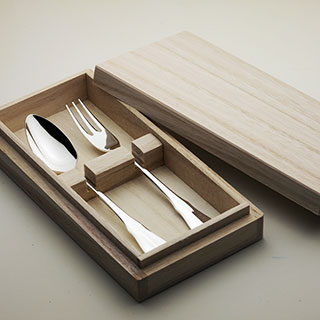 銀食器 名前が刻印できるシルバー950の純銀食器カトラリーセット