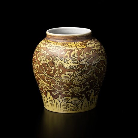 No.19 黄地紅彩雲龍文壷 / Jar with dragon and cloud design, Yellow