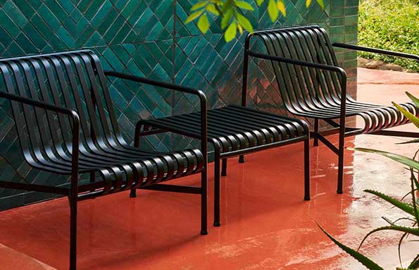 テラスに合わせたアウトドア家具