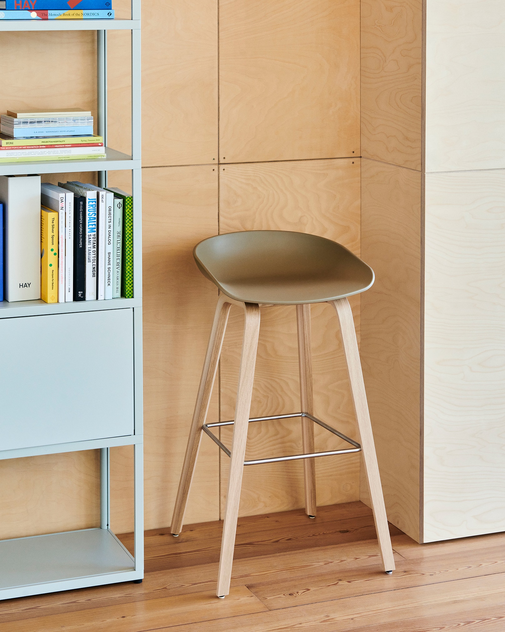 AAS 32 2.0 HIGH / BLACK FOOTREST / H75 - スツール | 【公式】HAY