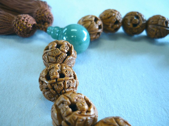 男性用羅漢彫り念珠(三点インド翡翠)正絹二頭房 香りの専門店伯林堂 お