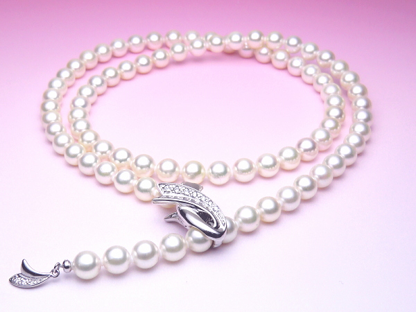 長さ調節ができてアレンジ多彩！アコヤ真珠セミロングネックレス