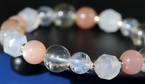 ☆]完全限定品ブレス【陽だまり】（スリランカ産ブルームーンストーン