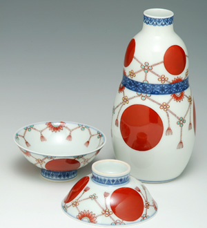 赤玉瓔珞文酒器｜色鍋島今右衛門窯｜今右衛門