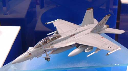 1/72 飛行機 限定生産 F/A-18F スーパーホーネット VFA-154 ブラック