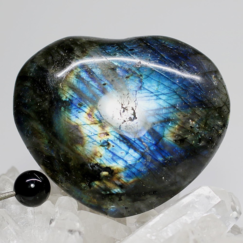 高品質・マダガスカル産]ラブラドライトハート型モチーフ（幅52mm