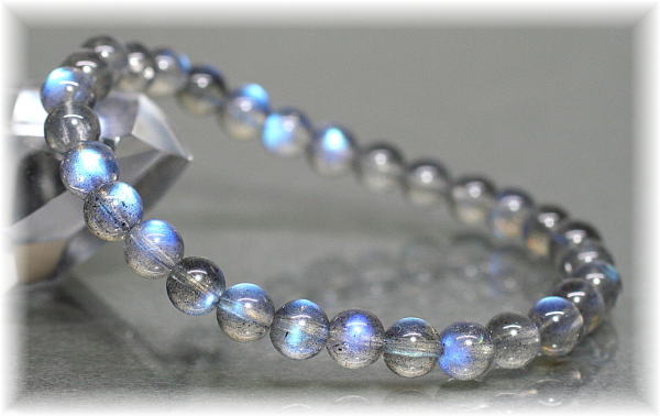 最高品質]マダガスカル産ラブラドライトブレスレット（約6mm玉