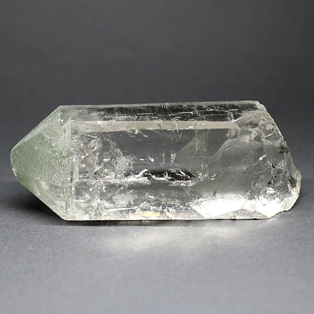 高品質+]インド/マニハール産ヒマラヤ水晶ナチュラルポイント/グリーン