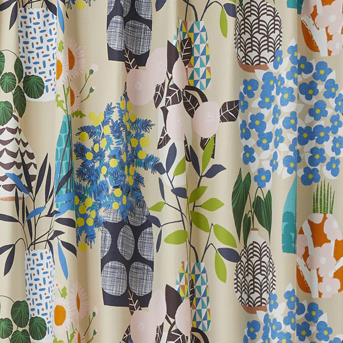 インパクトのある北欧風フラワーポット柄の2～3級遮光カーテン