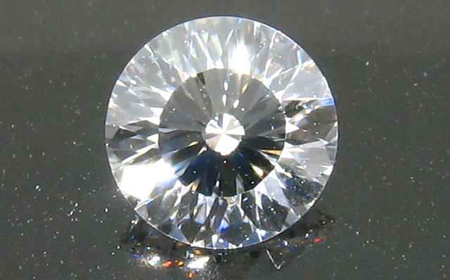 114面カットダイヤモンド ルース 0.319ct 【 虹色に輝く、眩いばかりの