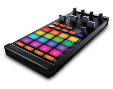Native Instruments/TRAKTOR KONTROL F1の紹介です。