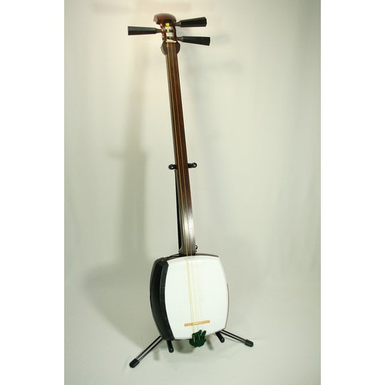 当店の中古三味線は、すべてメンテナンス済みでございます。 大津楽器