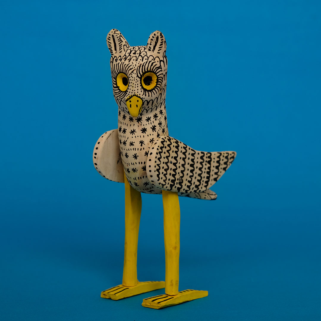 フクロウ（木彫 置物）- LABRAVA [メキシコ 民芸 フォークアート 雑貨]