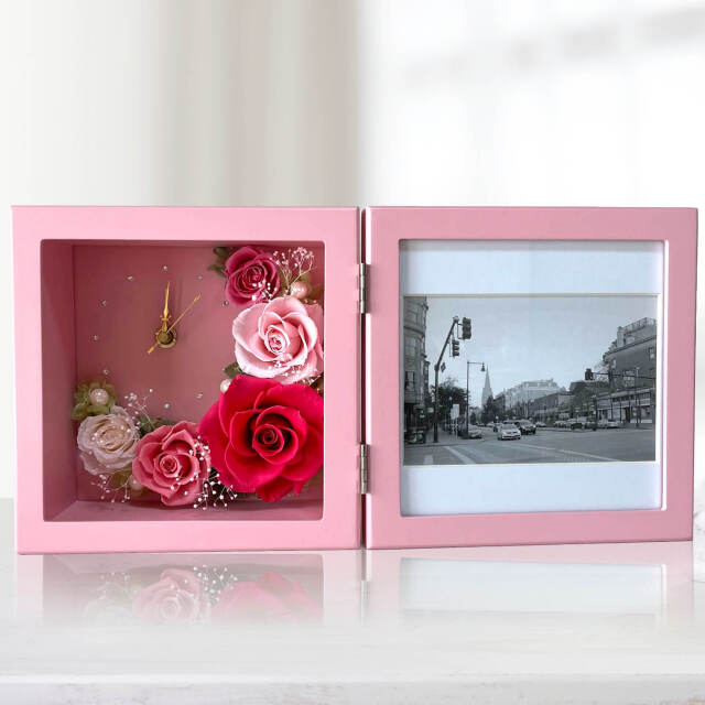 プリザーブドフラワーの時計付き写真立て プリザーブドフラワー専門店