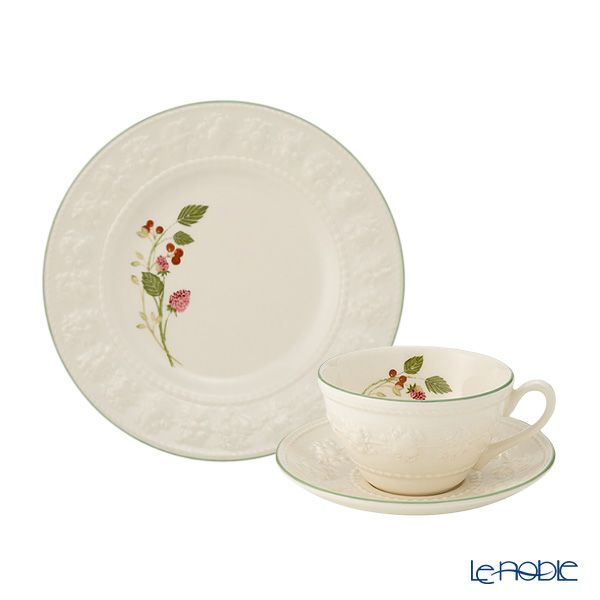 ウェッジウッド（Wedgwood） フェスティビティ ラズベリー トリオ