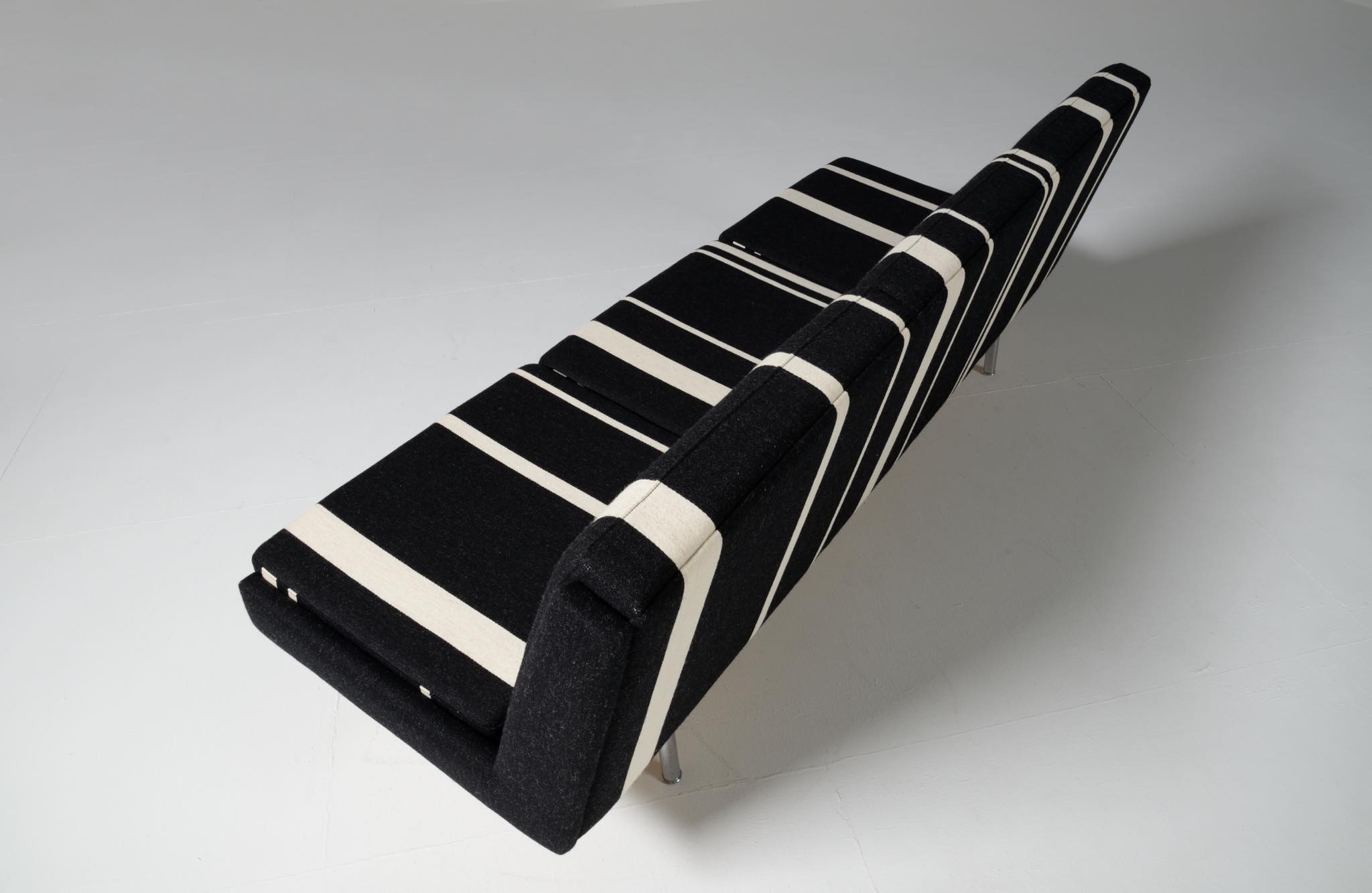 Hans J. Wegner AP35 3-seater sofa｜Luca Scandinavia | 北欧