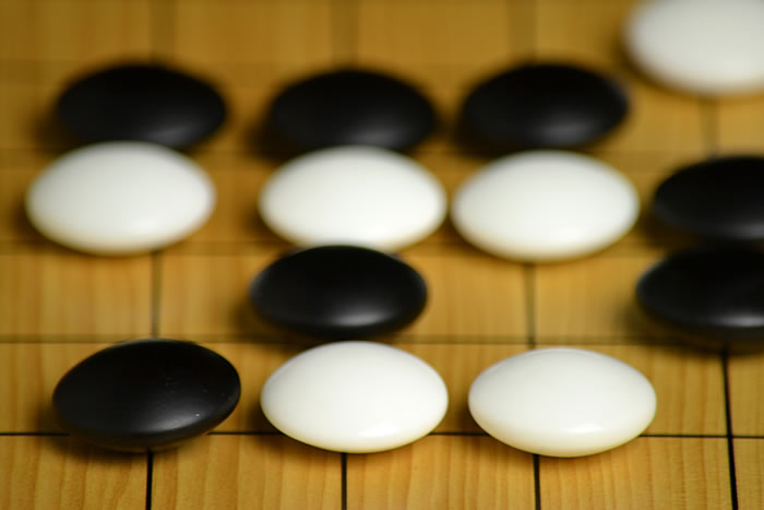 硬質ガラス鳳凰碁石青ラベル 松印（10mm） | 前川榧碁盤店