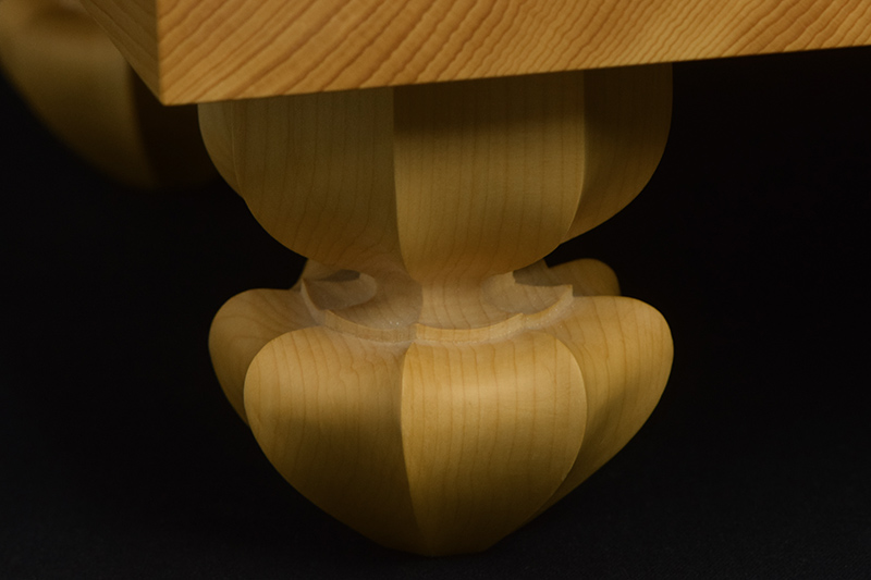 国産本榧足付将棋盤 6寸9分（天地柾） sa60036 | 前川榧碁盤店