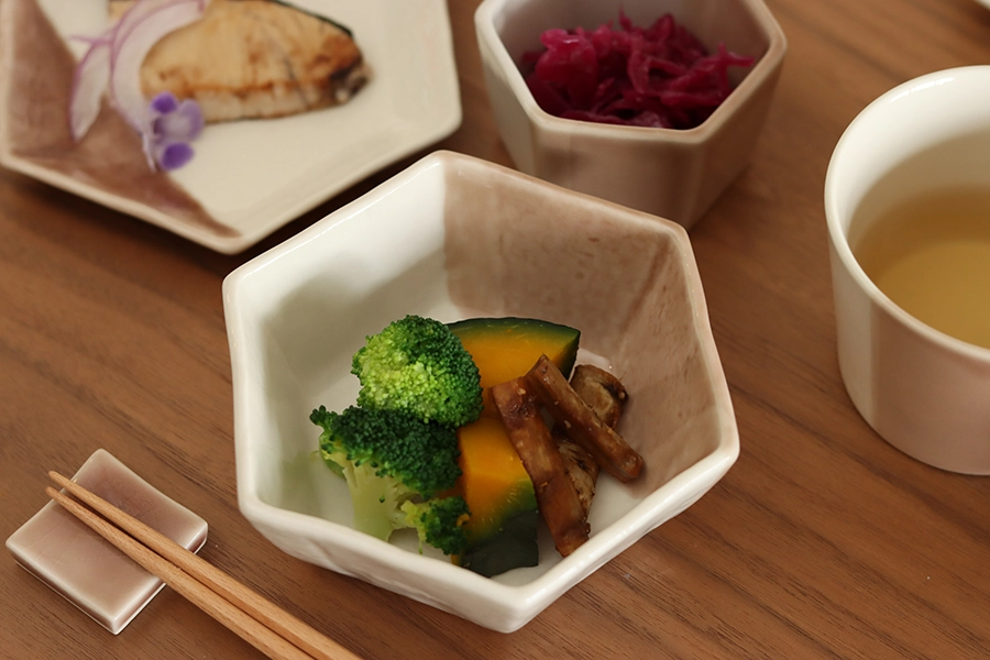 六角形の安定と調和、永く続くという想いをこめて」取皿・中鉢・マルチ