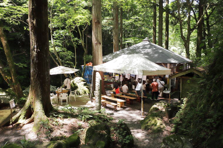 山乗渓谷そうめん流し 涼水亭｜蒜山のイベント｜真庭観光WEB