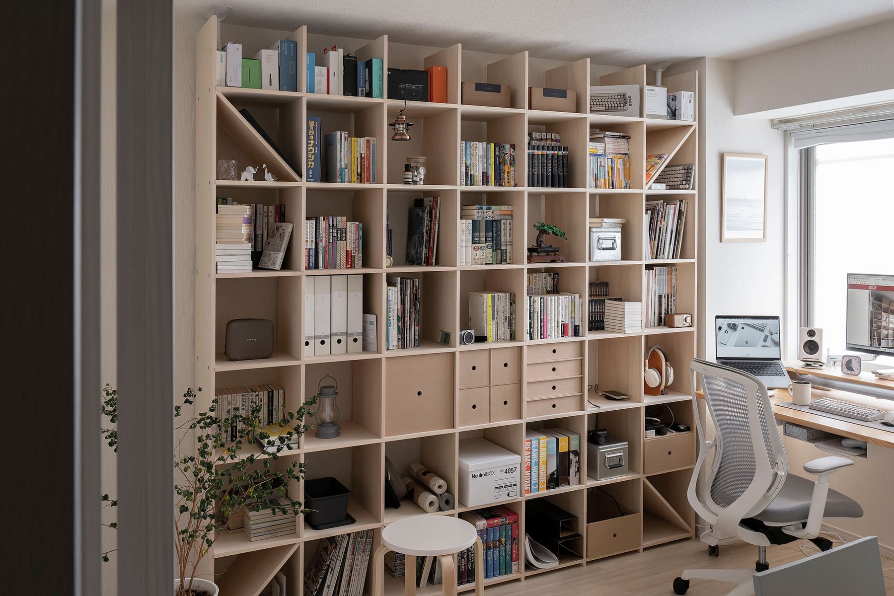 壁一面本棚計画 – Shelf 壁一面の本棚 奥行350 – マルゲリータお客様事例