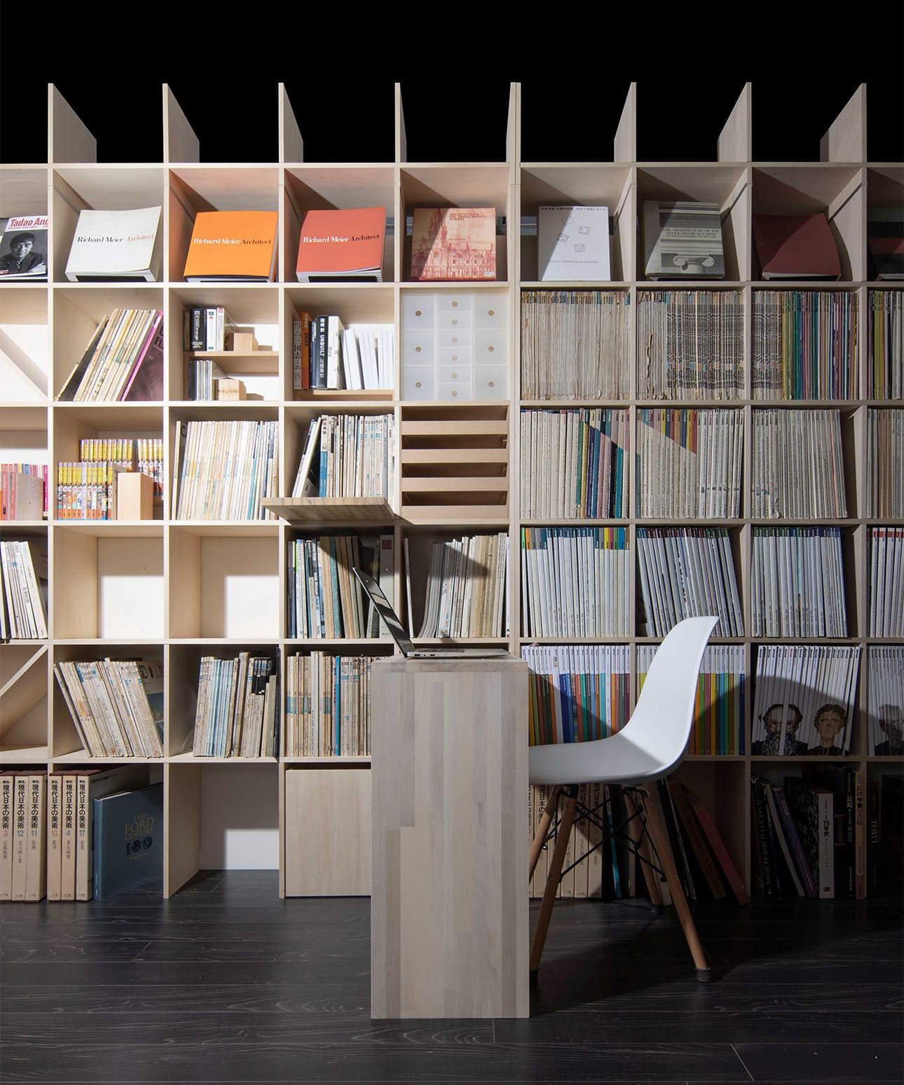 エクステンショナルトレー・デスク | Shelf 壁一面の本棚 | margherita