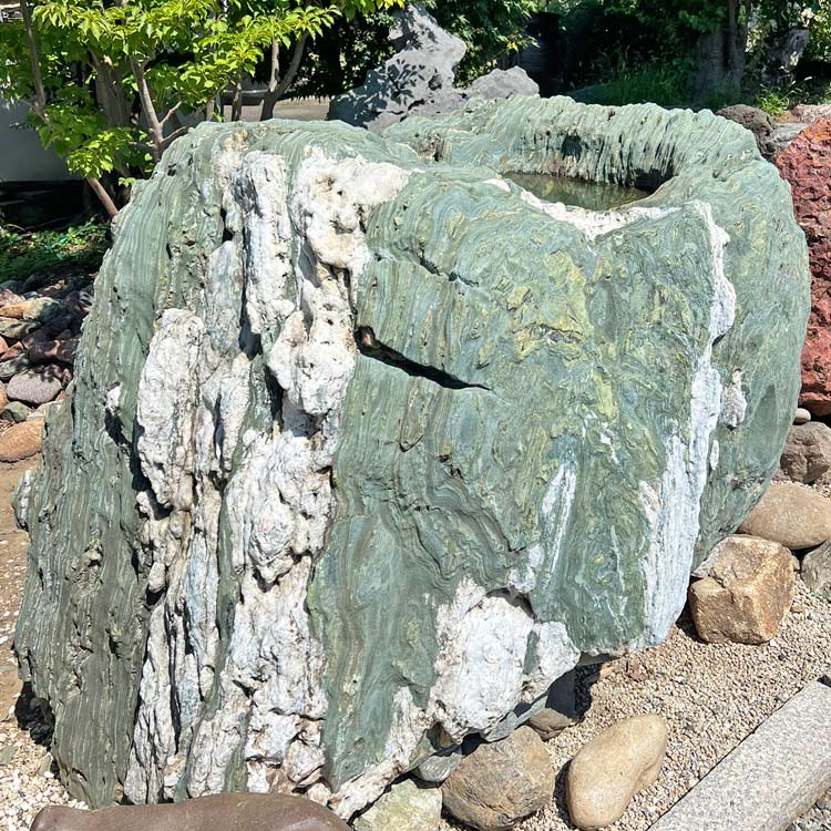 溜まり石 つくばい