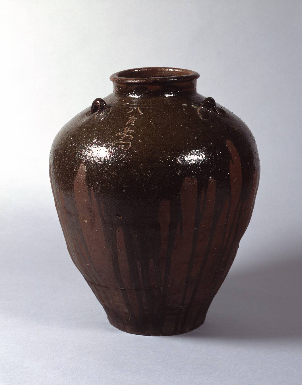 赤土部灰釉三耳壺 – 兵庫陶芸美術館 収蔵品データベース