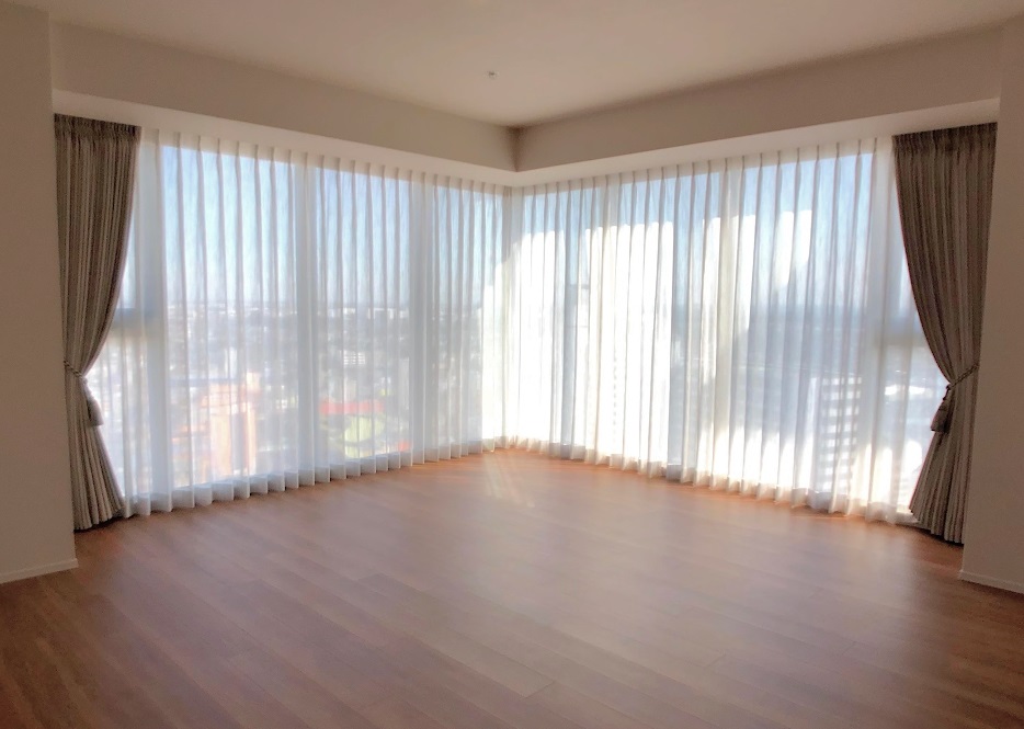 五洋インテックスの人気カーテン。『サウスエンド』の展示品紹介と納品