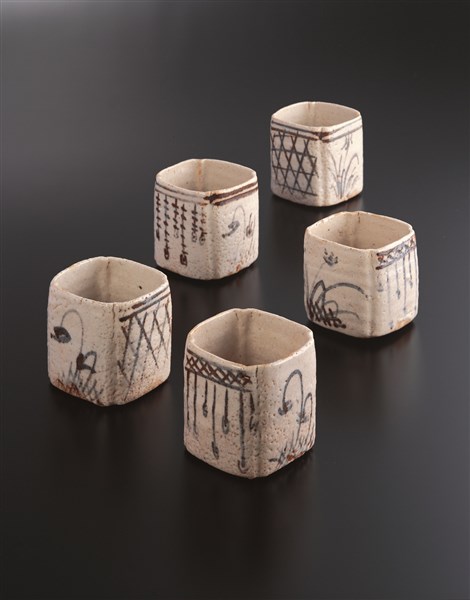 志野四方向付 - MIHO MUSEUM