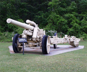 15cm sFH 18 (15cm schwere Feldhaubitze 18) 150mm Towed Field Howitzer
