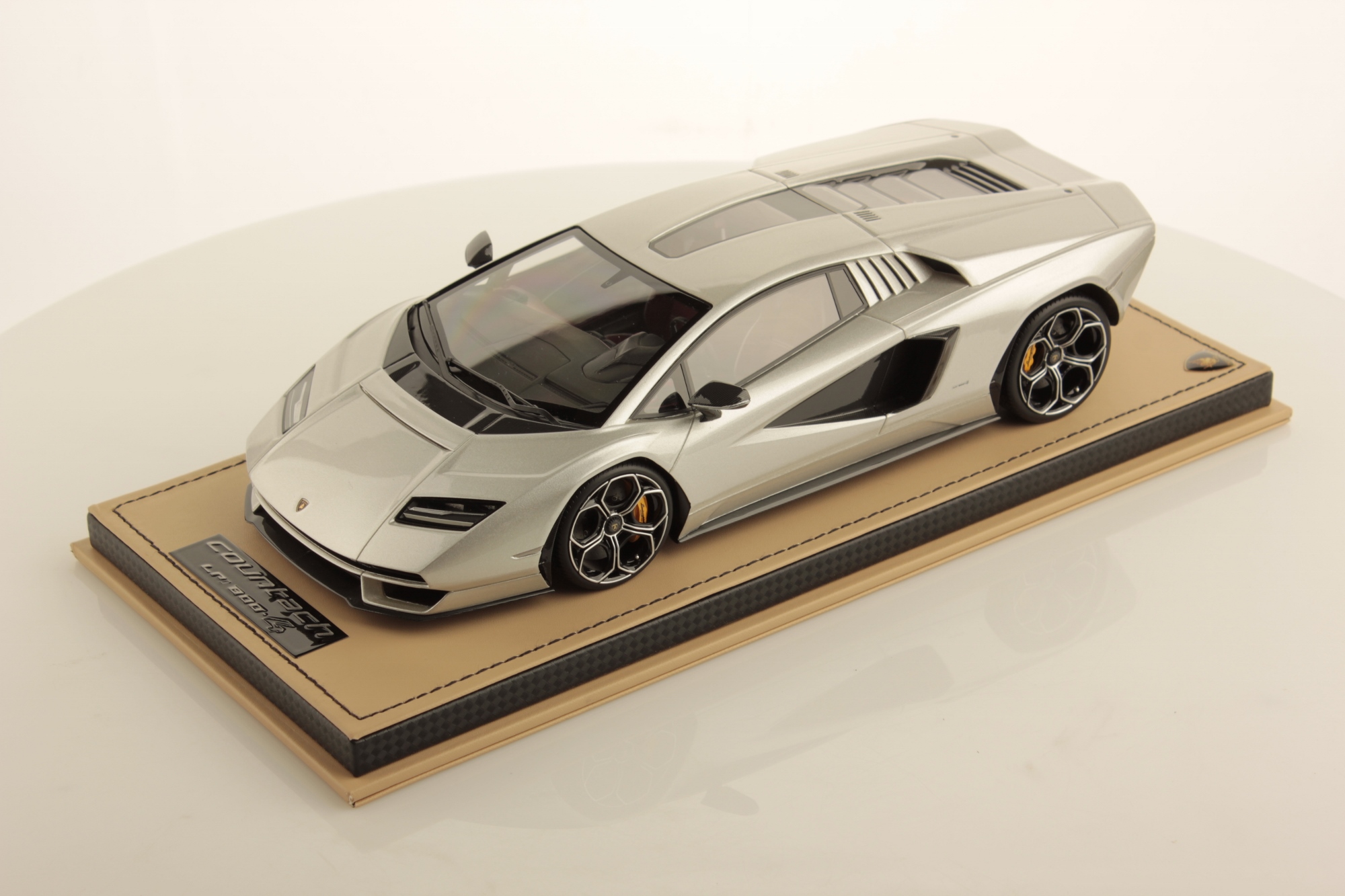 Lamborghini Countach LPI 800-4 1:18 | MR Collection Models