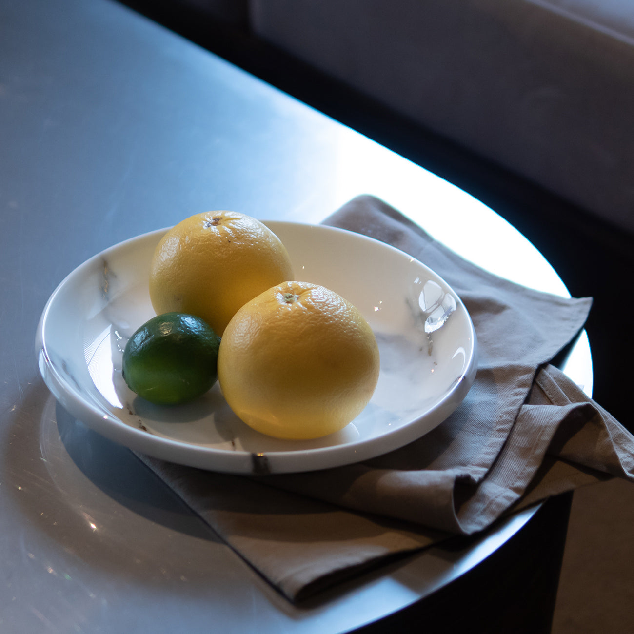 27cmディーププレート｜おしゃれカフェ食器｜MARBLE GREY｜ニッコー