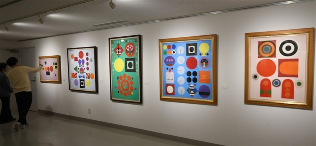 大分・日田高所蔵の「晴」「歓」特別公開 抽象画家の宇治山哲平作品展