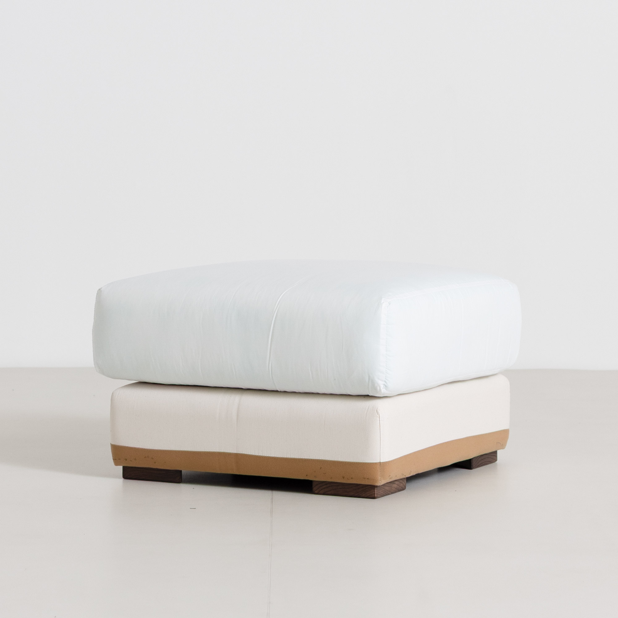 NewSugar Hi-Back オットマン」 製品詳細ページ | 国産ソファブランド