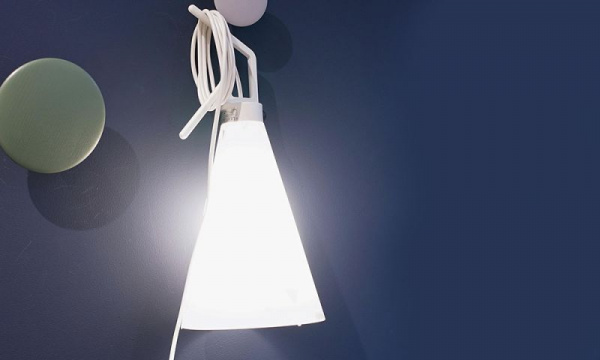 メーデーランプ / ホワイトFlos（フロス） | 公式通販 家具・雑貨