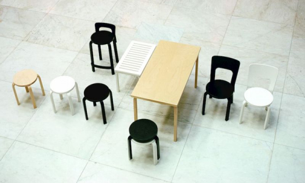 スツールE60 / ブラックラッカー 組立て無料Artek（アルテック