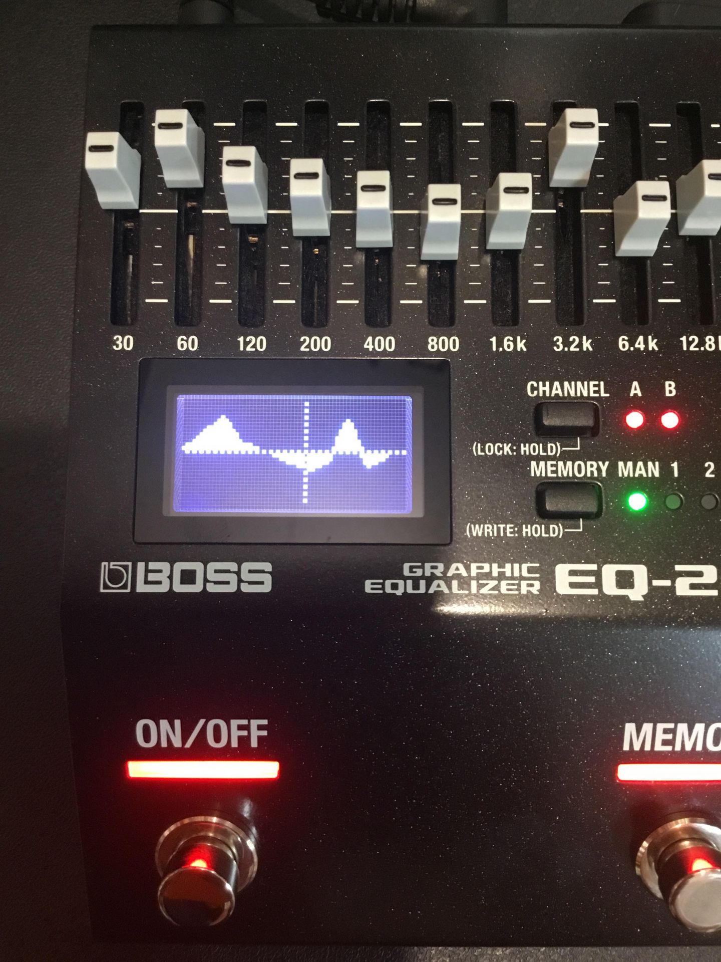 エフェクター紹介】BOSS EQ－200 エフェクターの紹介です！＊動画付き