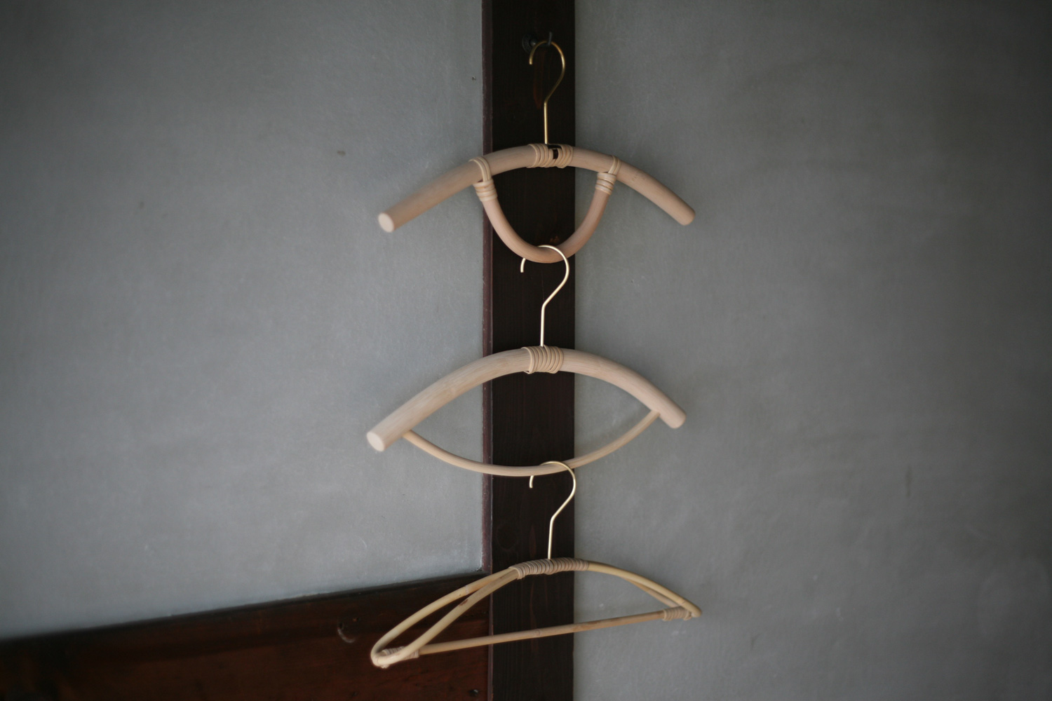 ツルヤ商店 - 籐ハンガー 全国送料無料 | 職人.com