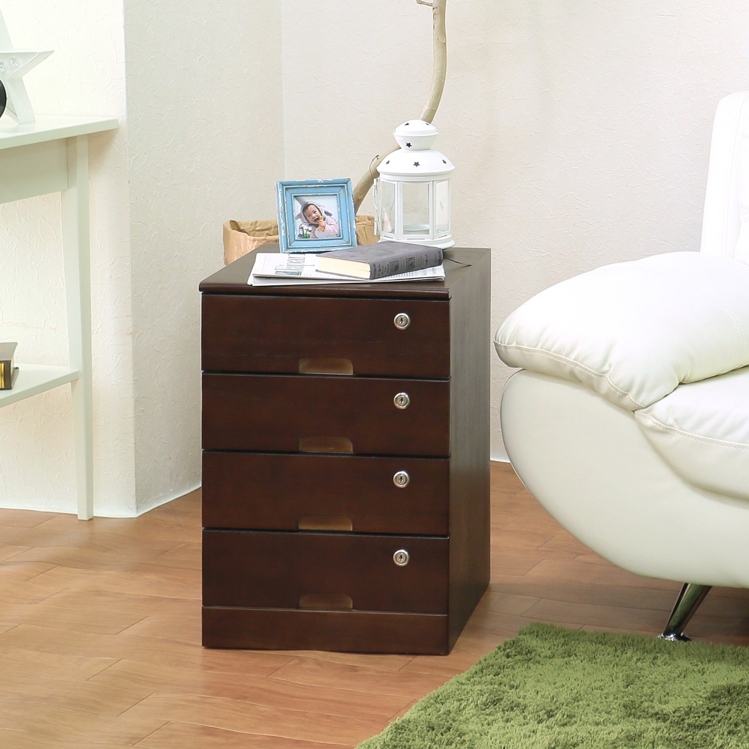 4段＞ 天然木桐材で軽量！ 組み立て不要 全段カギ付 リビングチェスト