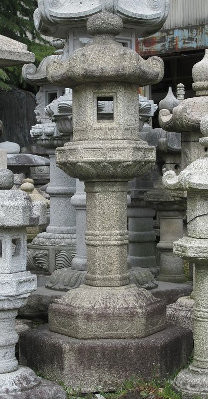 三大神社の製品案内愛知県岡崎市の石灯篭・水鉢蹲など石材製品の製造