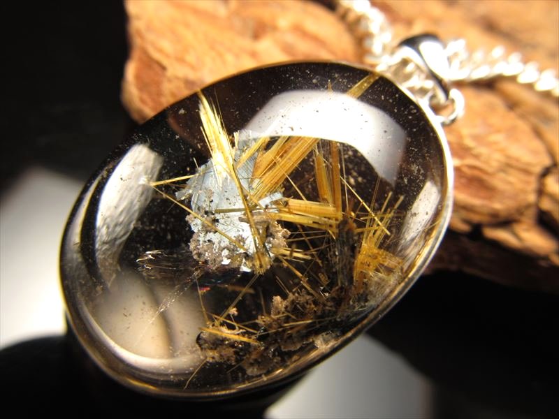 ☆限定入荷☆1点物☆ゴールドルチルクォーツペンダントトップ【金針