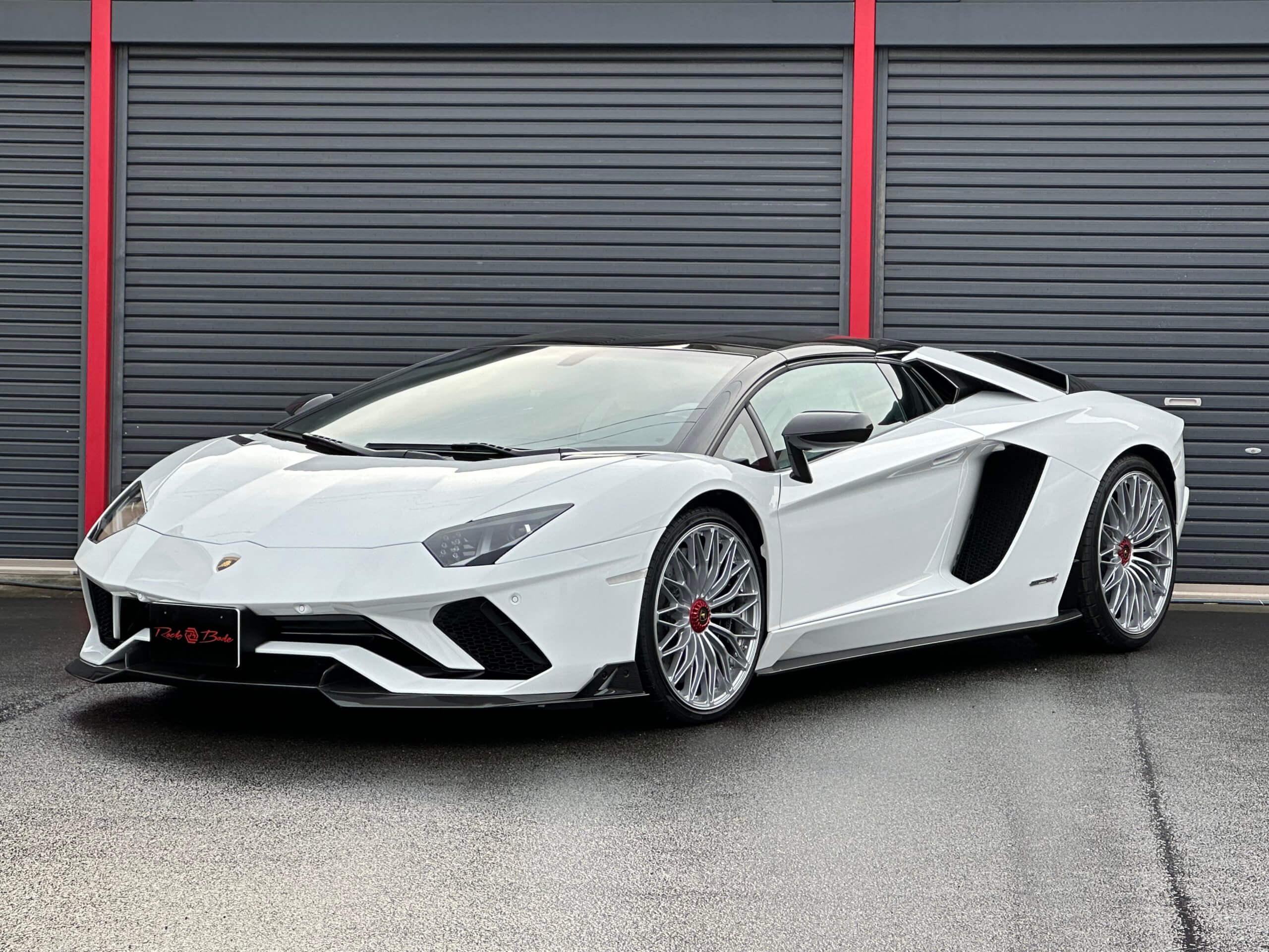 ランボルギーニ アヴェンタドール S ロードスター 入庫しました